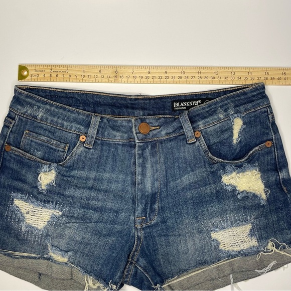 Blank NYC Distressed Denim Shorts Women’s SIZE 27 - Picture 3 of 7